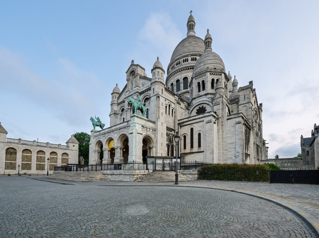 Sacré-Cœur en tidig morgon